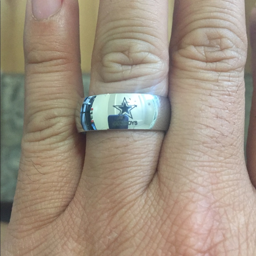 8mm Silver Dallas Cowboys Ring - Picture 2 of 5